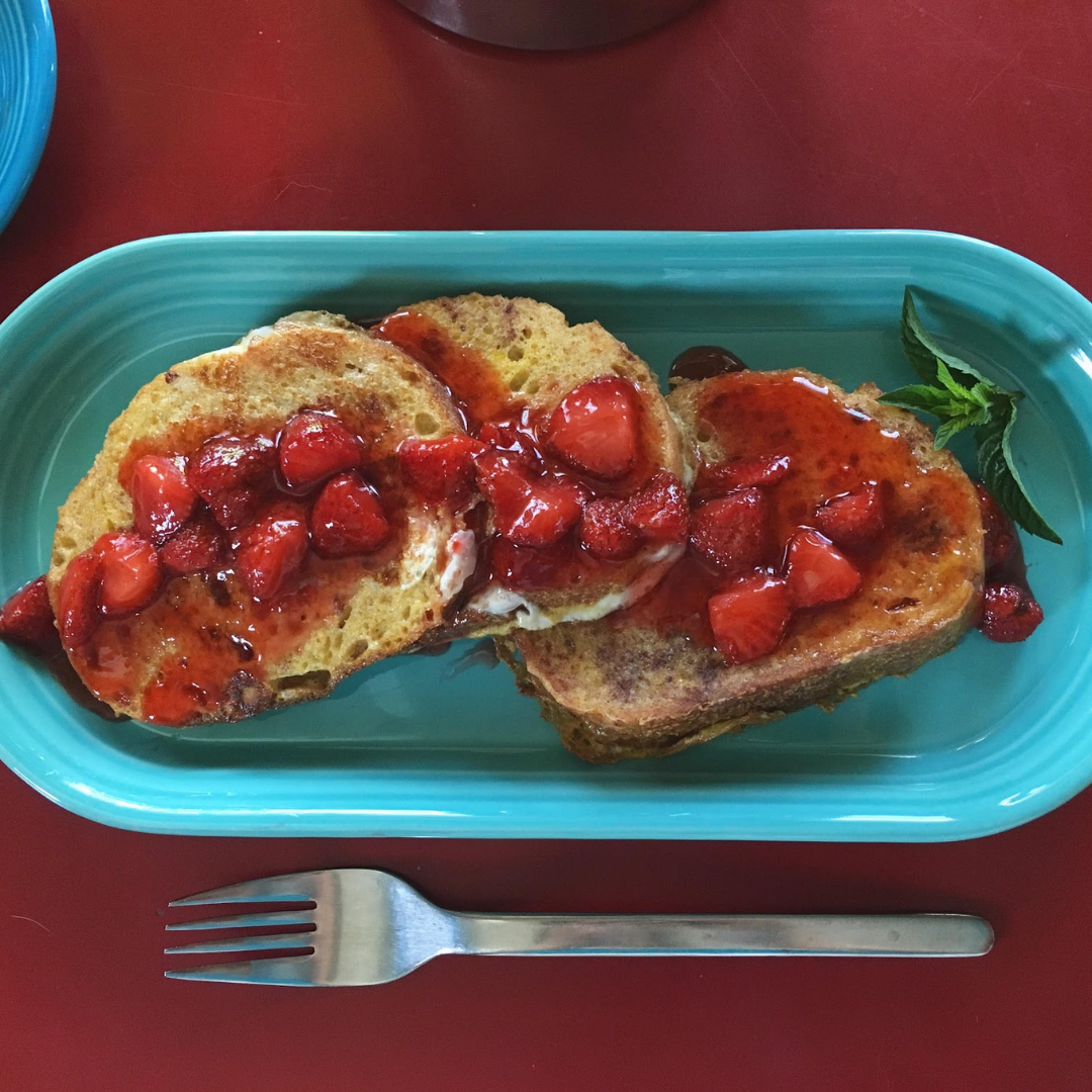City Fresh jam, honey, maple syrup, or grain packs: Available June-December.
Jam: $10/pint, 3 pint minimum
Flavors include: strawberry, peach, apple butter, black raspberry, blackberry, or blueberry.
Honey: $30 per quart, $55 for ½ gallon
Maple syrup: $25 per quart, $45 per ½ gallon
Einkorn flour: $20 for 5 lb
Cornmeal: $10 for 5 lb
All products are home produced.